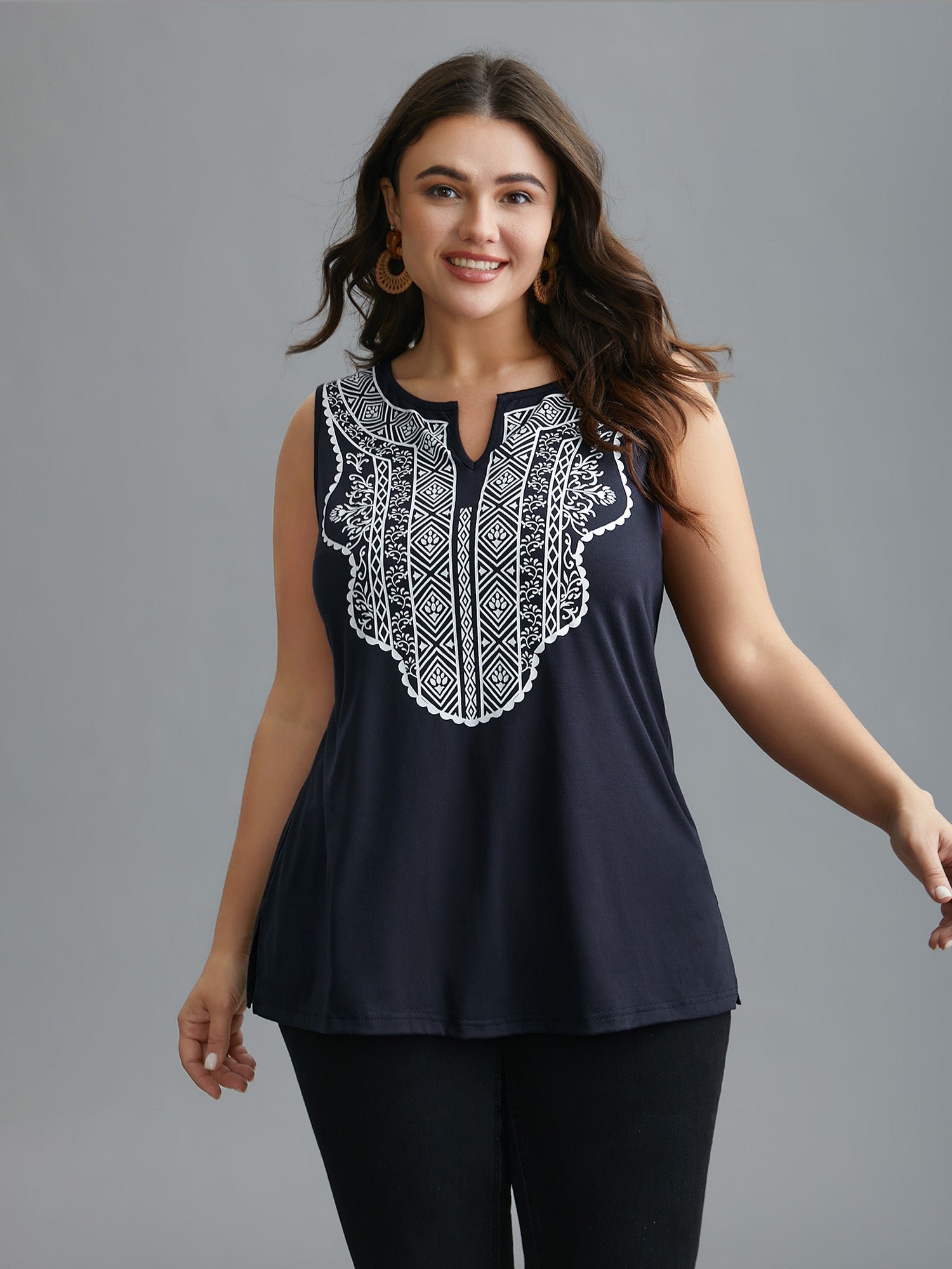 Geometric Printed Notched Collar Slim-Fit Tank Top - Image 3