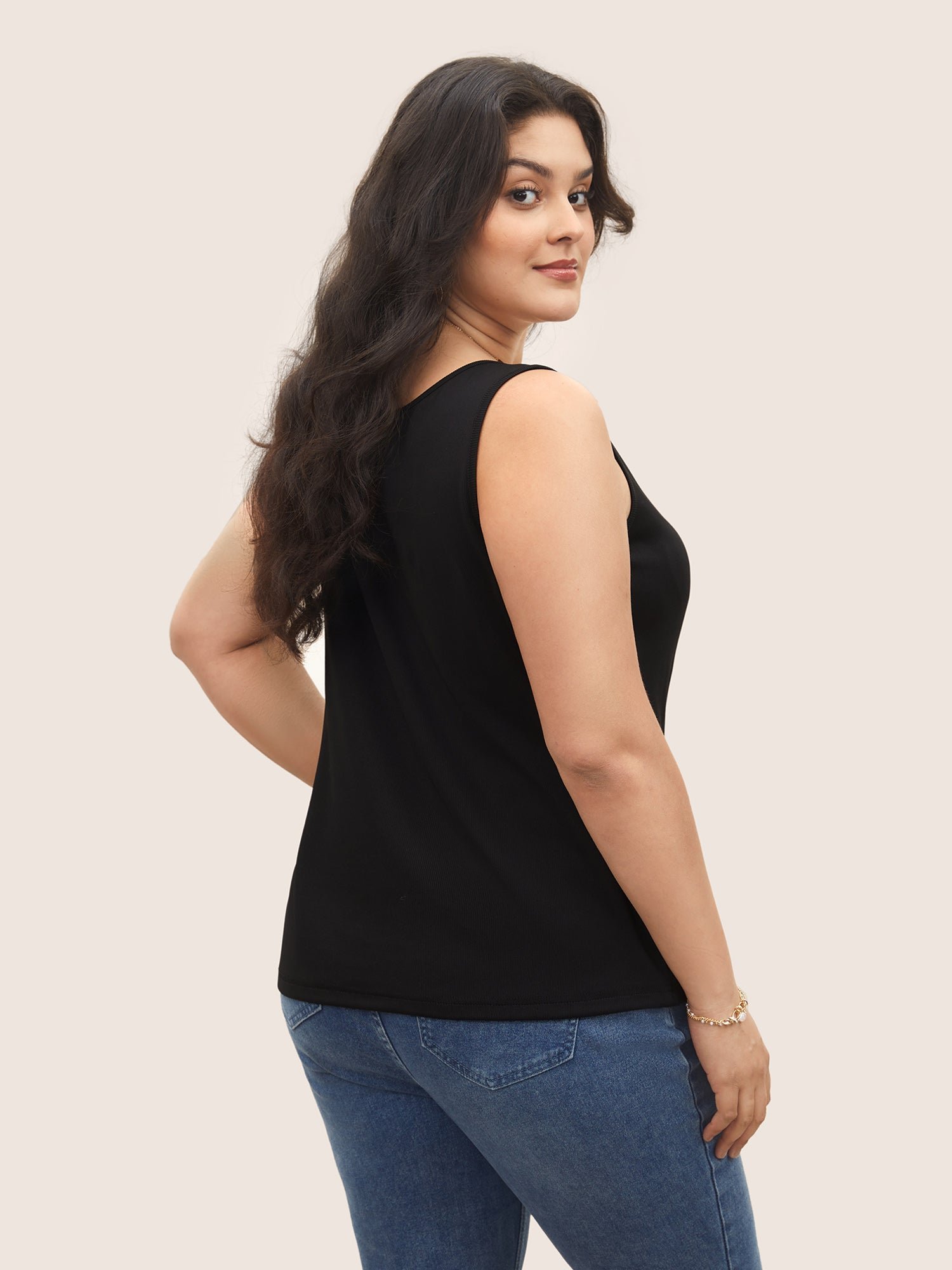 Solid Rib Knit Heart Neckline Tank Top - Image 2