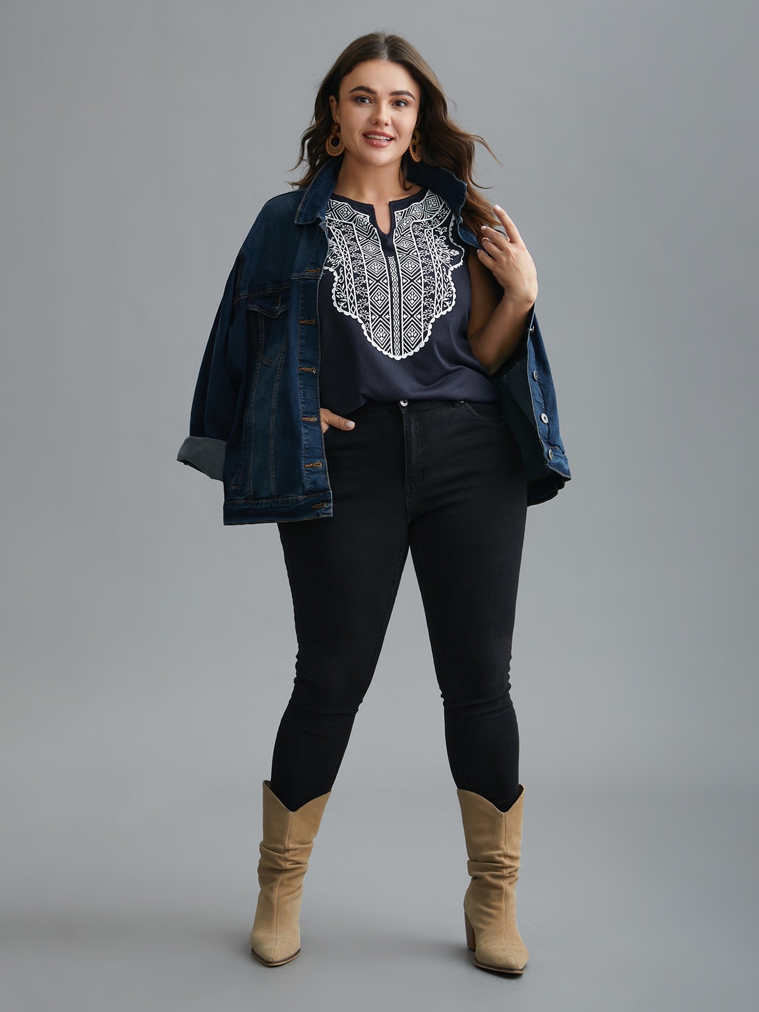 Geometric Printed Notched Collar Slim-Fit Tank Top - Image 4