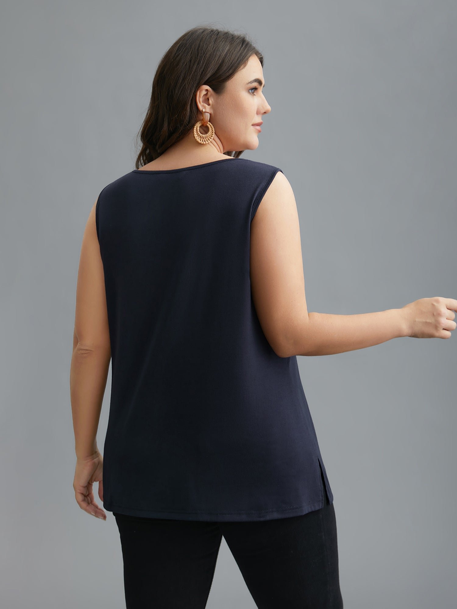 Geometric Printed Notched Collar Slim-Fit Tank Top - Image 5