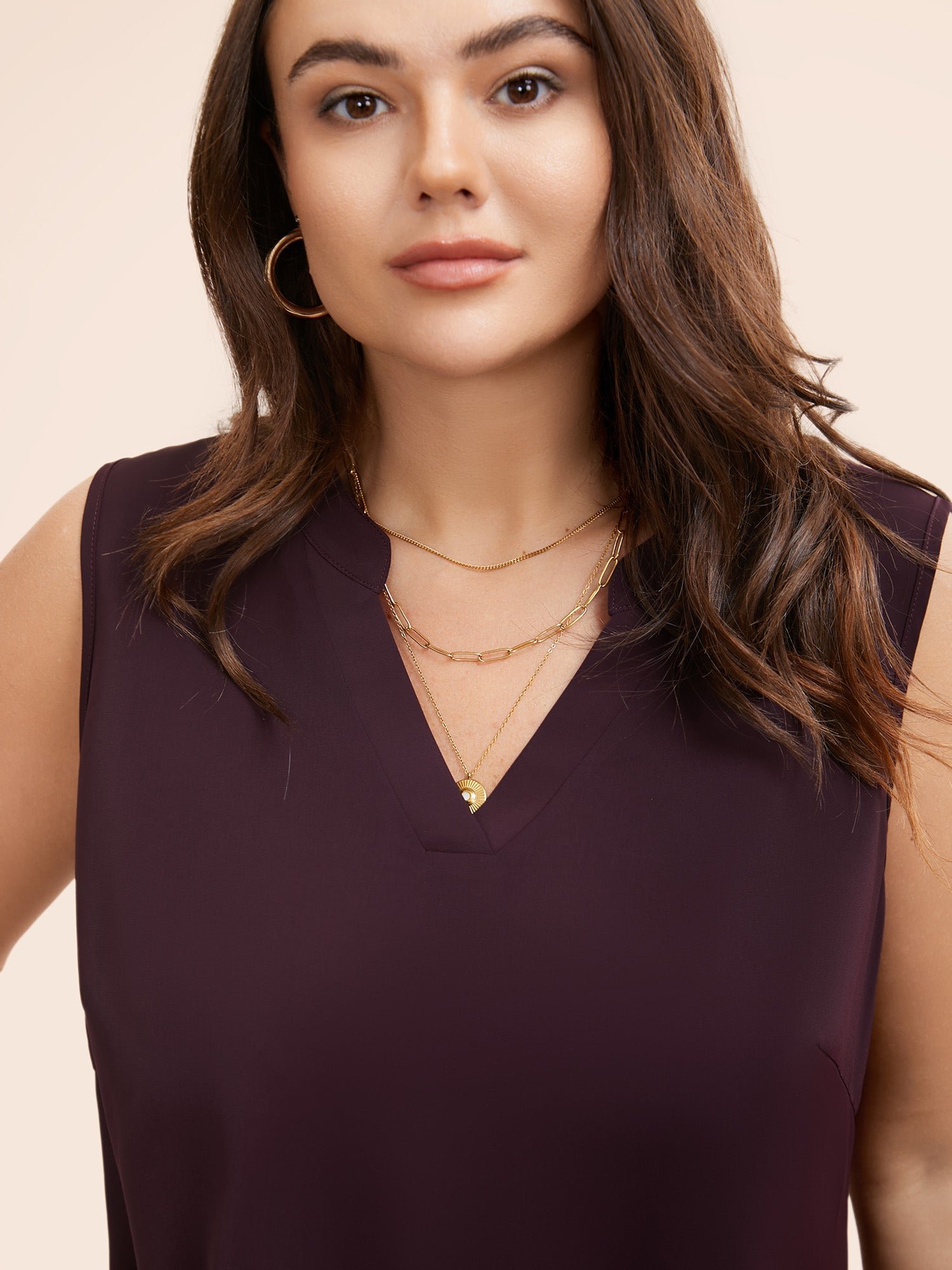 Solid Notched Collar Curved Hem Tank Top - Image 3