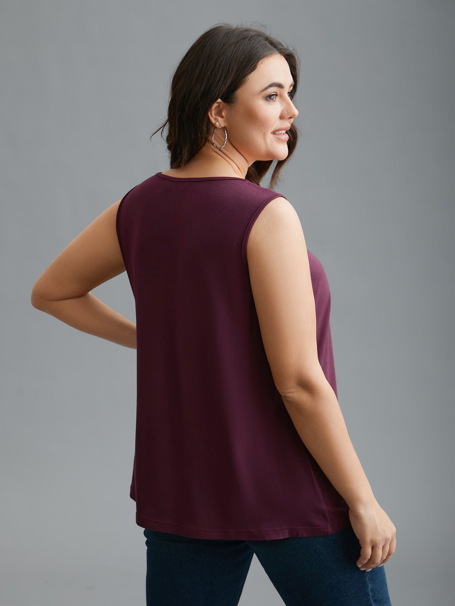 Supersoft Essentials V-Neck Tank Top - Image 8