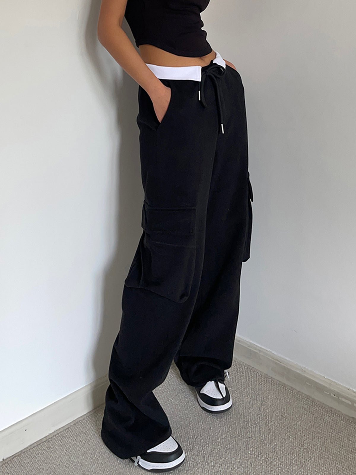 Contrast Waistband Cargo Sweatpants - Image 6