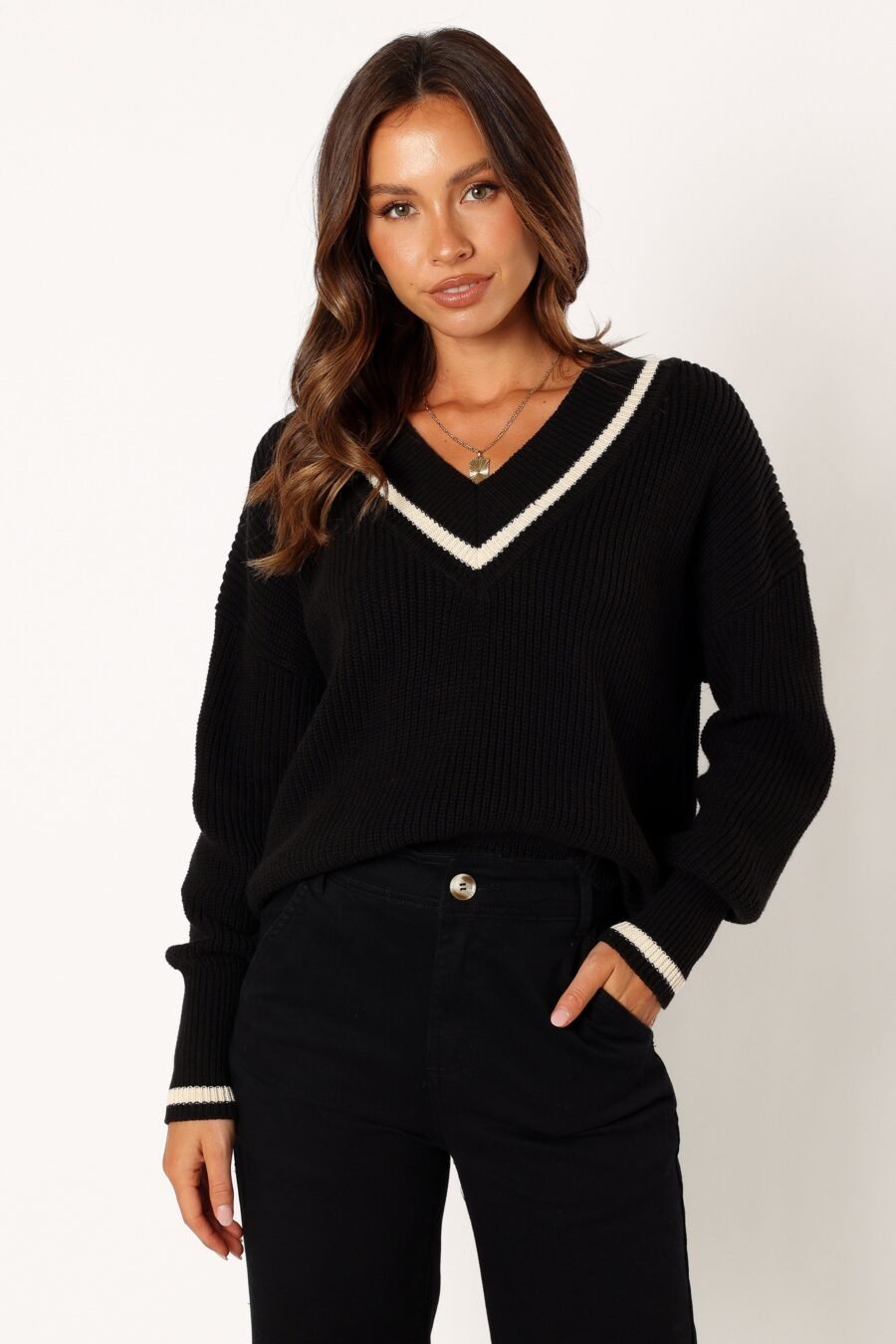 Contrast Vneck Knit Sweater - Black/Cream
